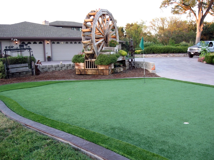 Golf Putting Greens McQueeney Texas Synthetic Grass Front